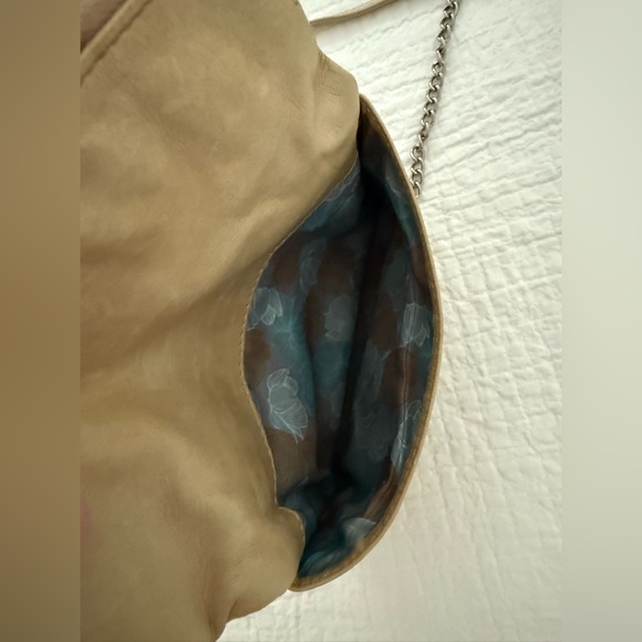 HOBO Darcy Convertable Crossbody - Picture 4 of 6